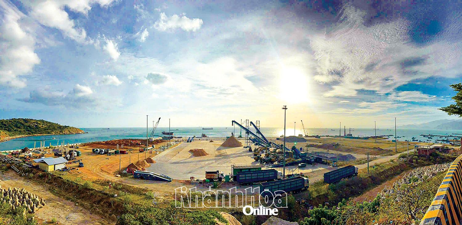 Cảng biển quốc tế Cà Ná đã khai thác giai đoạn 1.