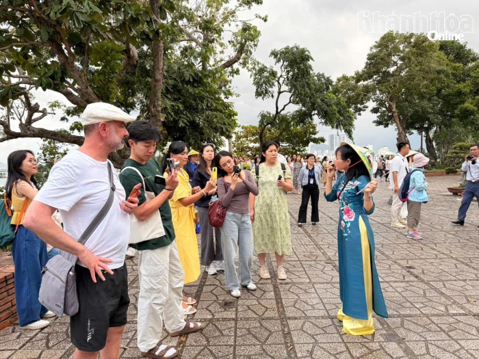 Đoàn famtrip của Scoot Air khảo sát du lịch Khánh Hòa