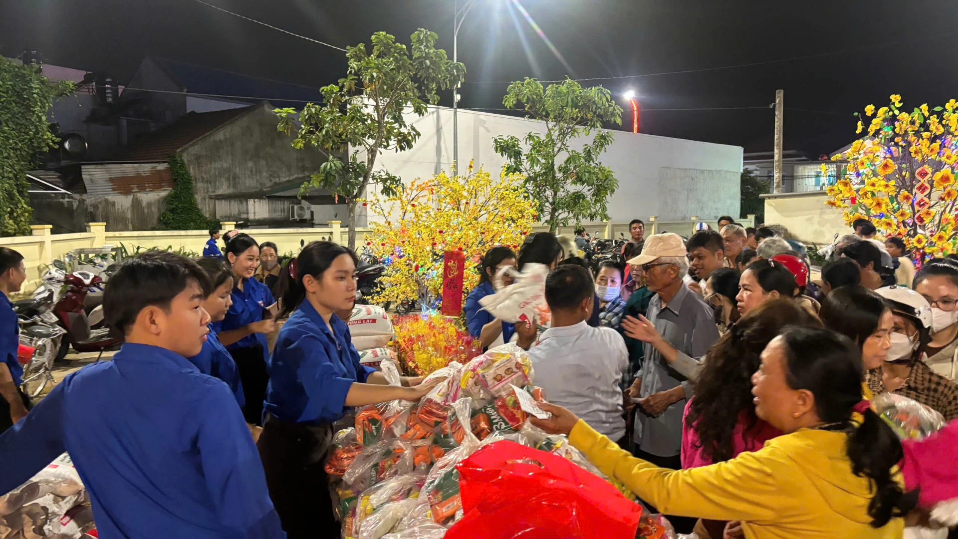 Gian hàng 0 đồng tại chương trình “Tết nhân ái - Xuân yêu thương”.