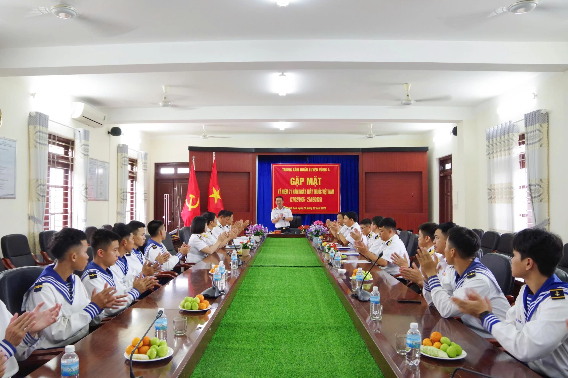 Trung tâm Huấn luyện gặp mặt đội ngũ y, bác sĩ, nhân viên quân y.