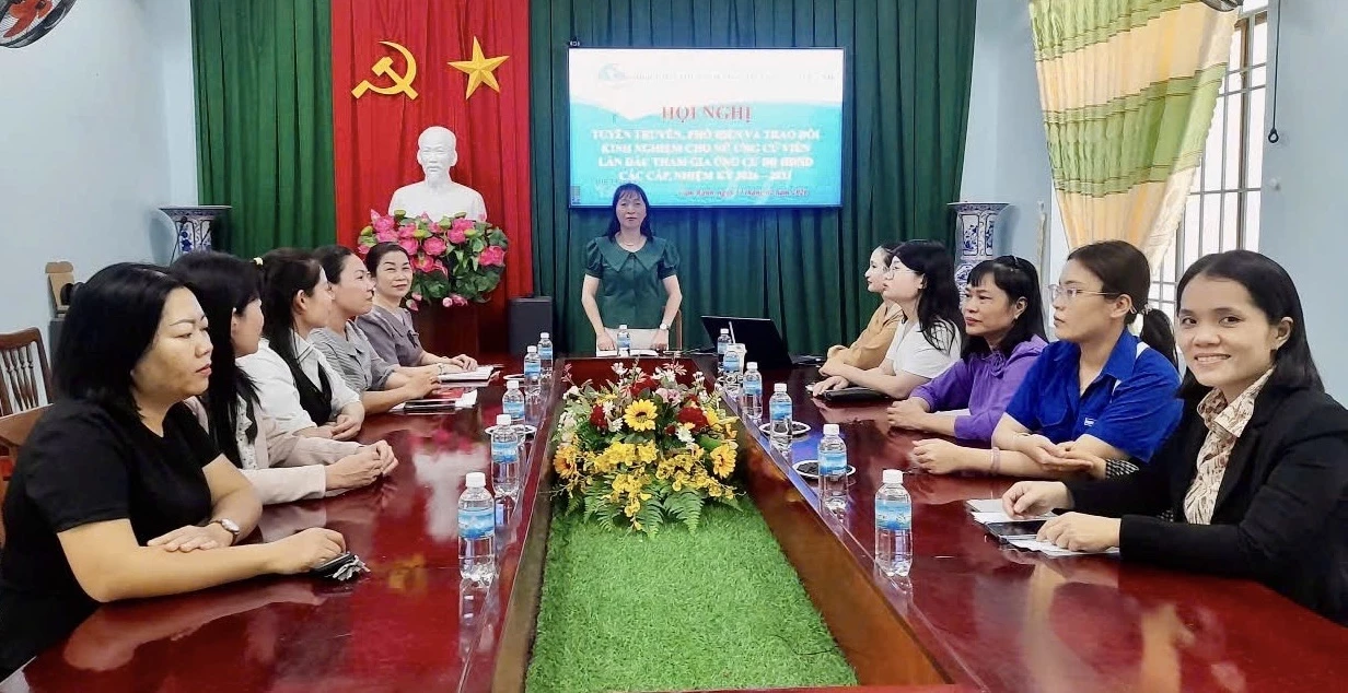 
Quang cảnh buổi gặp mặt.