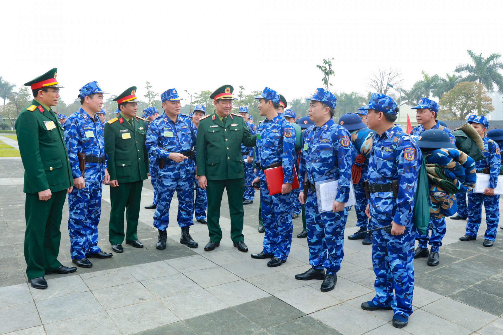 Đoàn công tác kiểm tra tại Cơ quan Bộ Tư lệnh Cảnh sát biển.