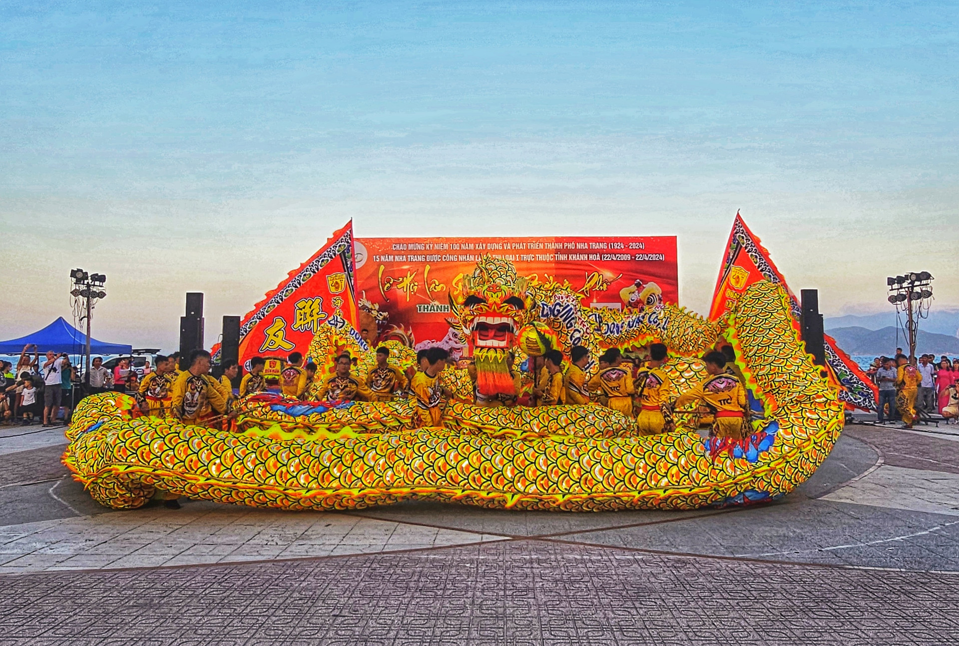 Vietnam’s biggest dragon puppet of Nam Hai Lien Huu unicorn-lion-dragon troupe