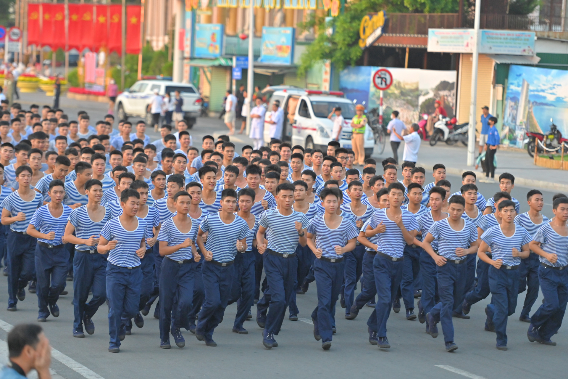 Runners from Naval Academy

