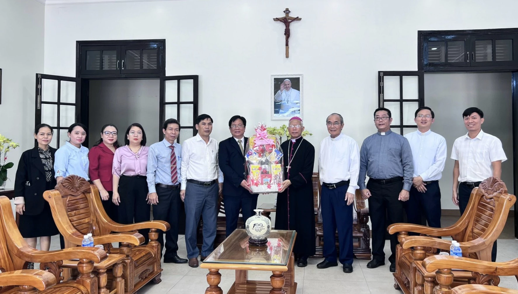 Ông Hồ Văn Mừng - Bí thư Thành ủy Nha Trang: Thăm các cơ sở tôn giáo nhân dịp Lễ Phục sinh năm 2024