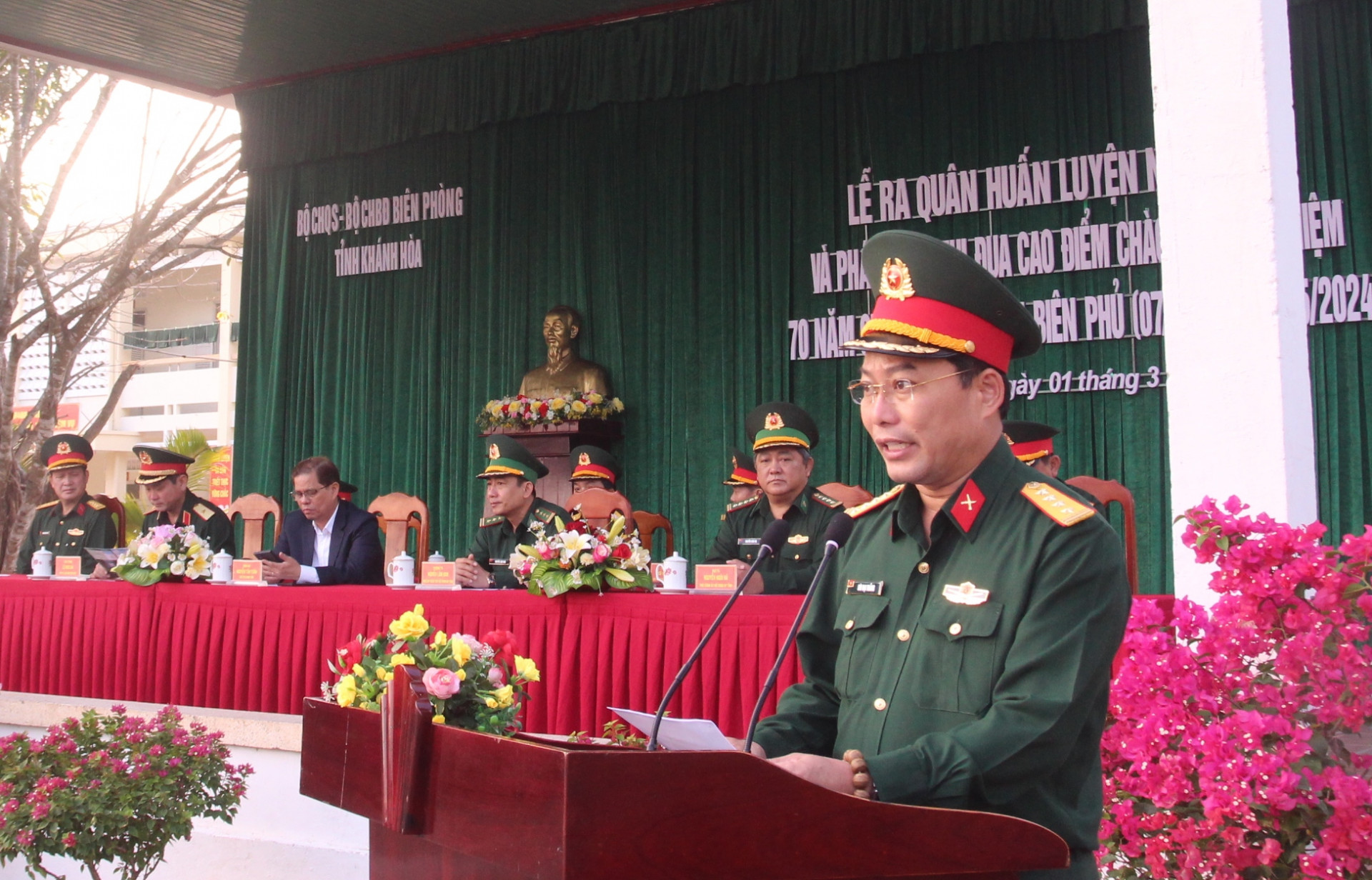 Đại tá Bùi Đại Thắng - Chỉ huy trưởng Bộ CHQS tỉnh quán triệt mệnh lệnh huấn luyện.