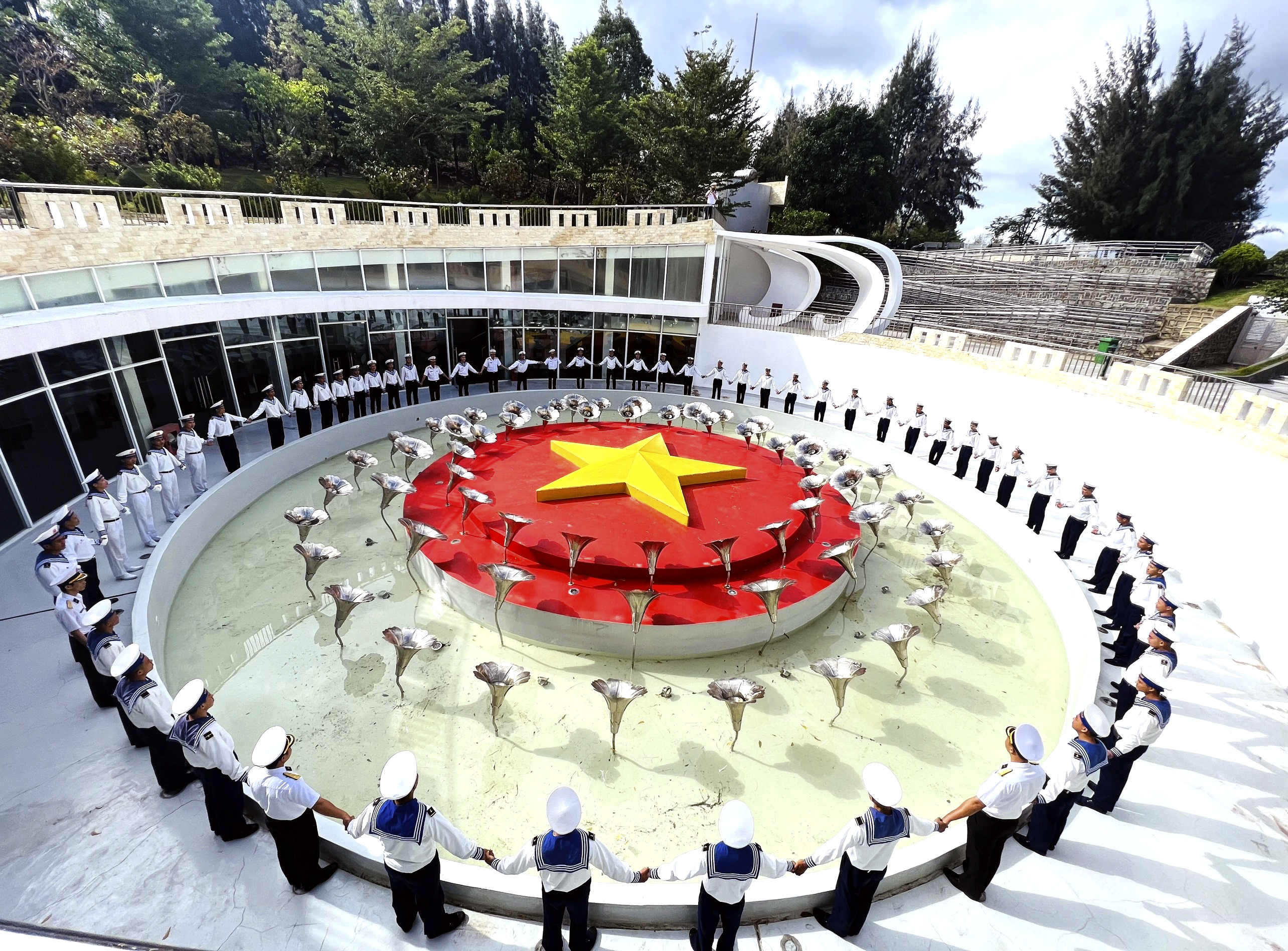 Kỷ niệm 36 năm sự kiện Gạc Ma (14-3-1988 - 14-3-2024): Khúc tráng ca về vòng tròn bất tử