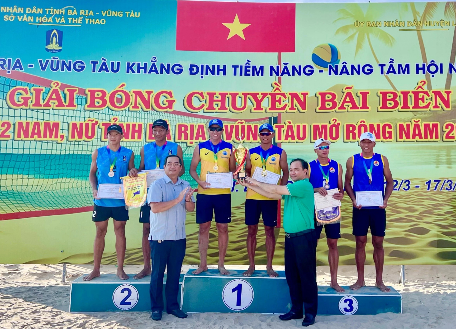 Sanvinest Khanh Hoa male athletes win gold medal

