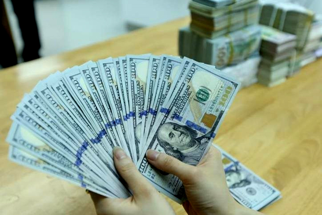 Giá vàng giảm tiếp, giá USD tăng