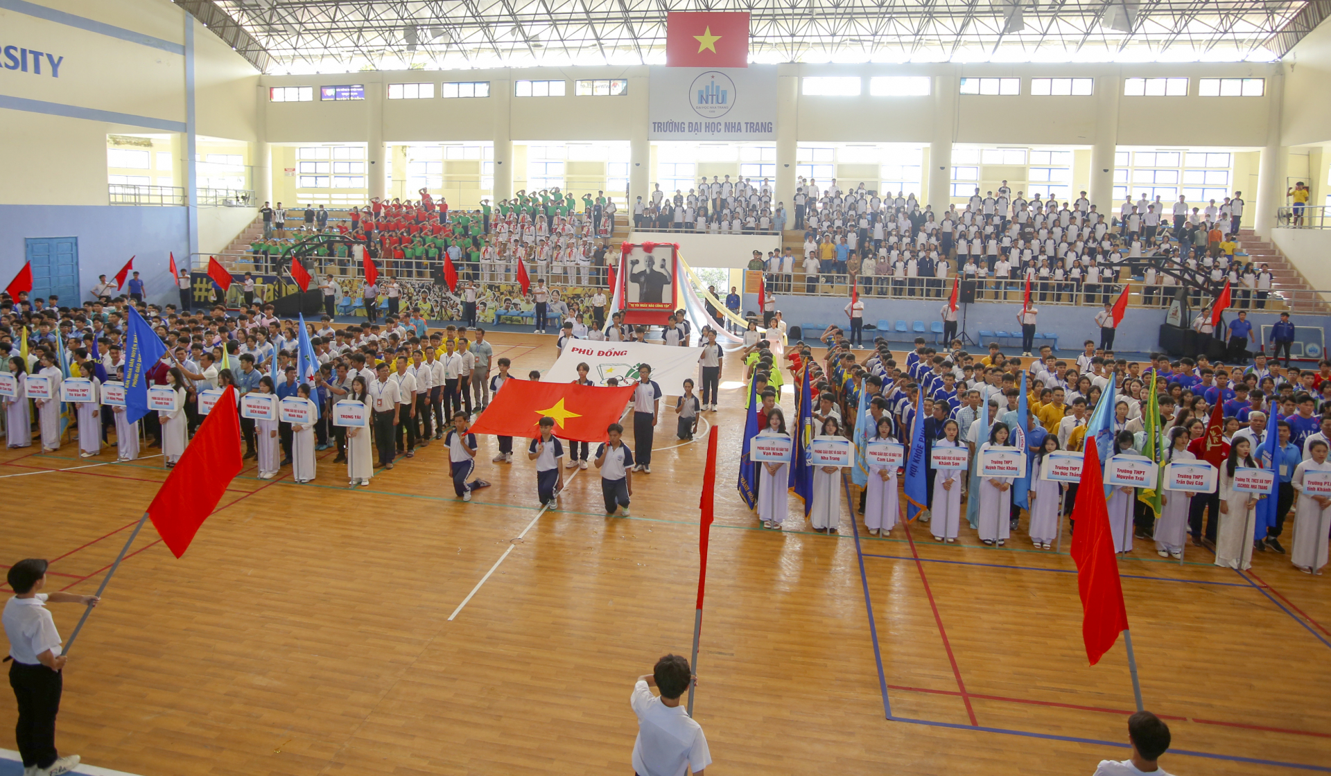 Over 3,000 people join Khanh Hoa’s 2023-2024 school year Phu Dong sports festival 


