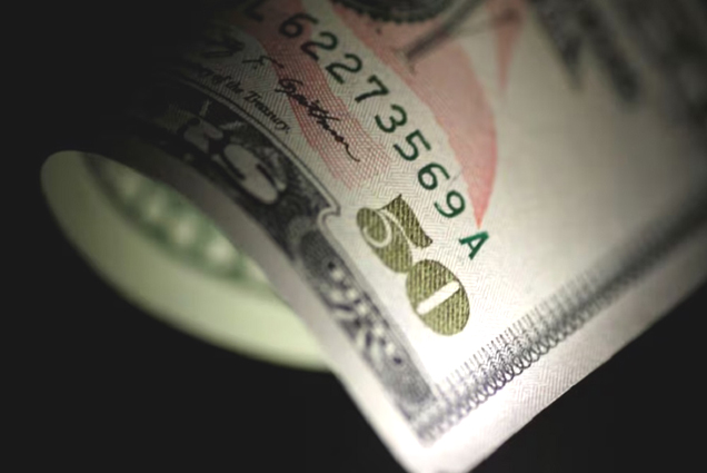 Tỷ giá USD hôm nay (8-3): Đồng USD tiếp tục giảm, rớt thẳng về mốc 102