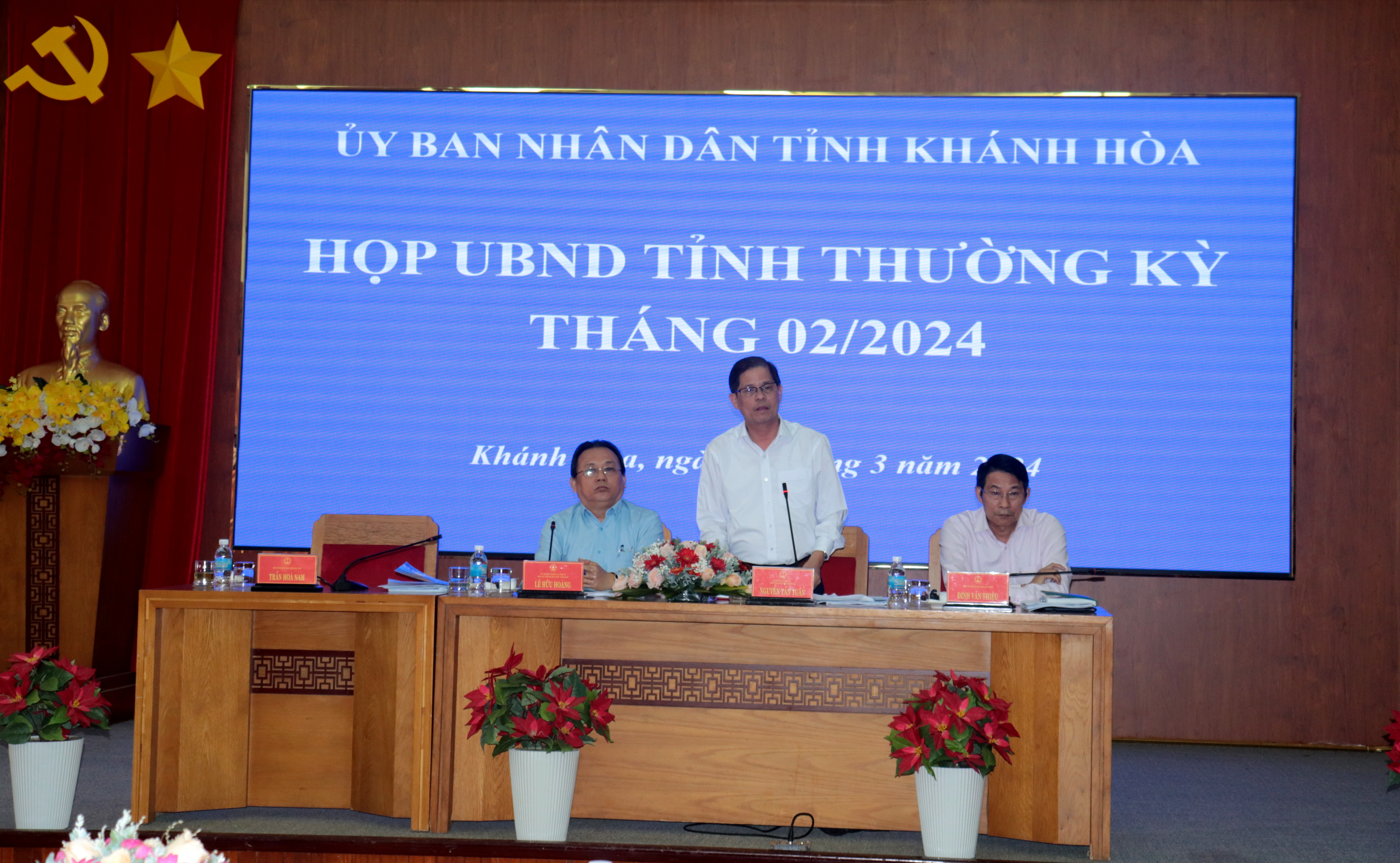 UBND tỉnh Khánh Hòa họp thường kỳ tháng 2