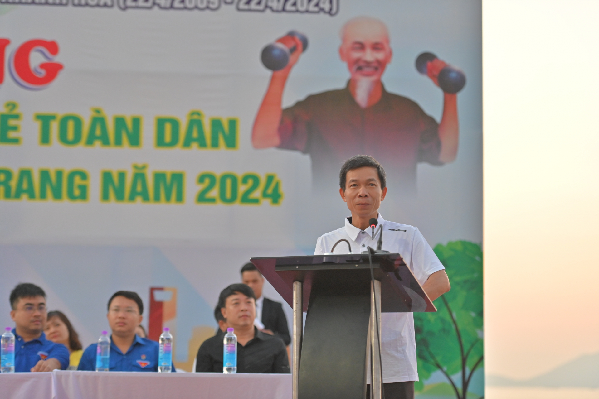 Nguyen Van Minh – Vice-Chairman of Nha Trang City Peoples Committee, encouraging people in Nha Trang City to do physical exercise and sports


