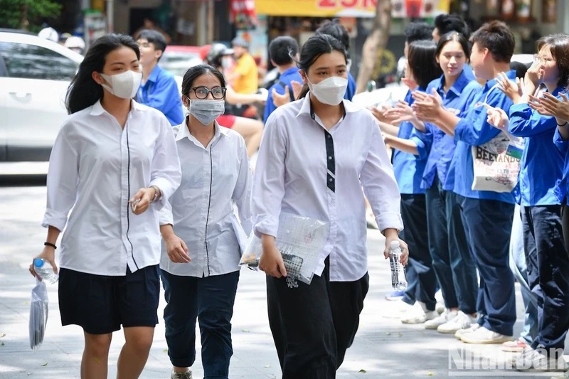 Học sinh chưa đỗ tốt nghiệp THPT năm 2024 được thi lại theo chương trình cũ