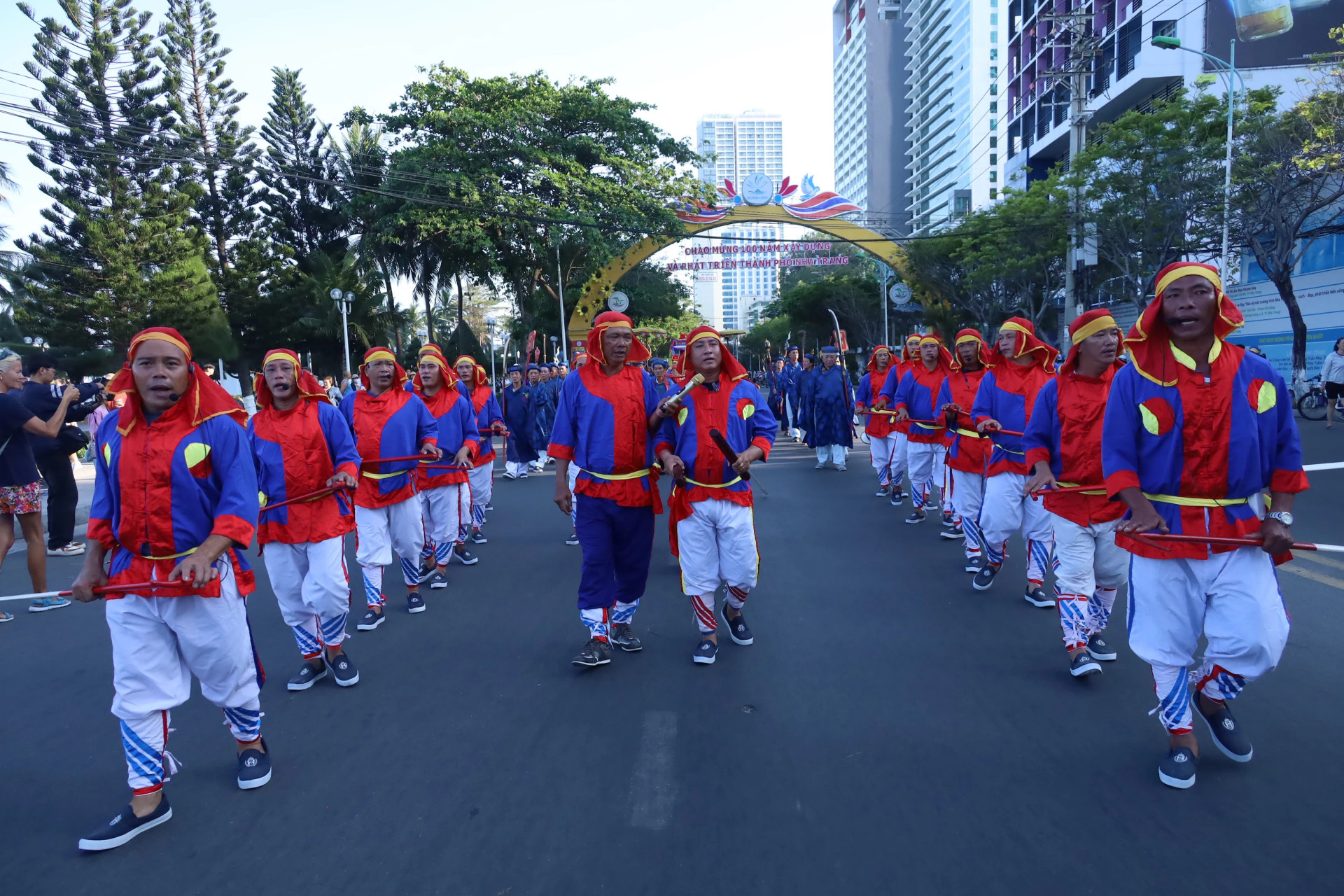 Fishermen of Vinh Truong Ward singing Ba Trao 

