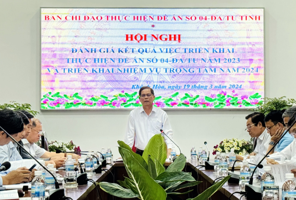 Ông Nguyễn Tấn Tuân phát biểu chỉ đạo tại hội nghị
