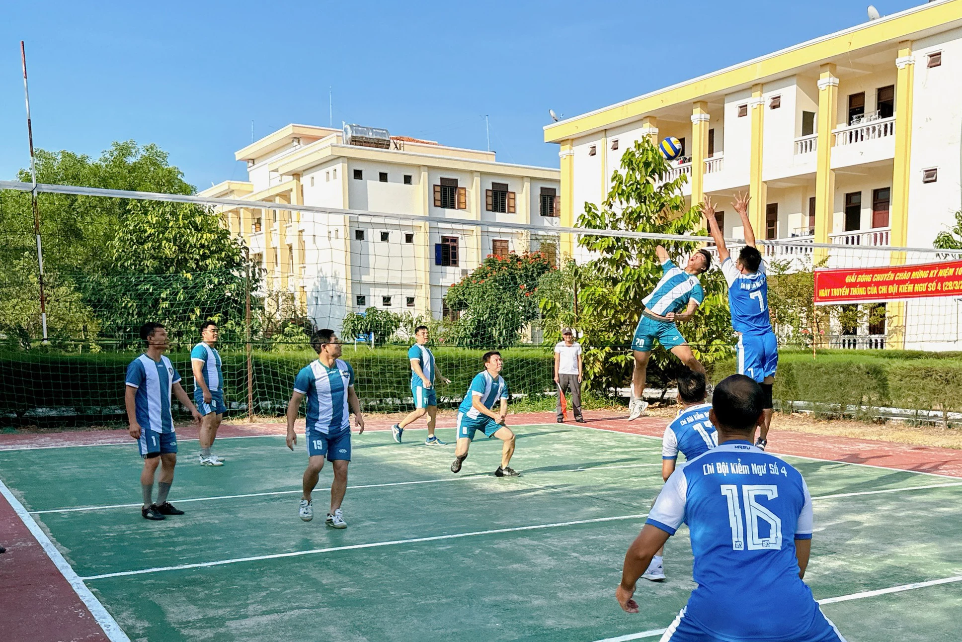 Chi đội Kiểm ngư số 4 tổ chức giải thể thao chào mừng kỷ niệm 10 năm ngày thành lập