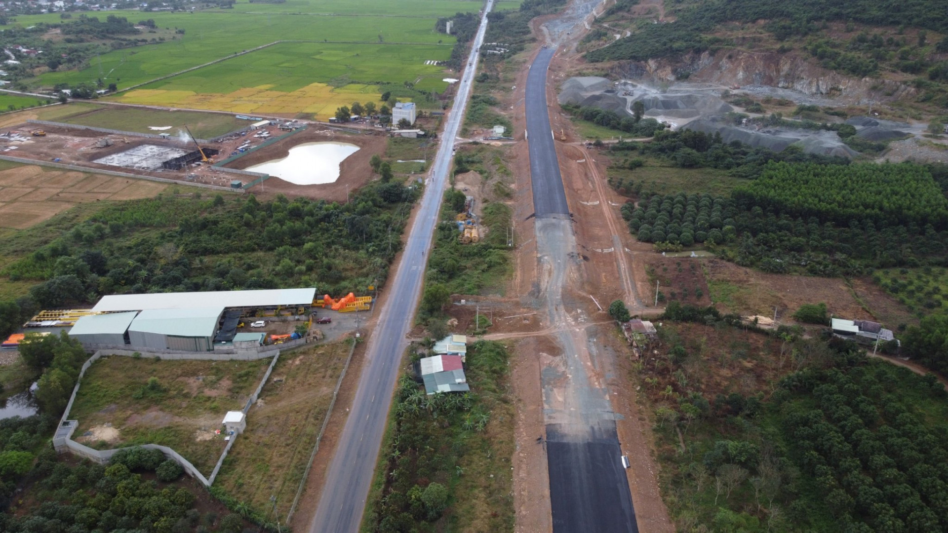 Dự án Đường bộ cao tốc Vân Phong - Nha Trang có tiến độ thi công vượt so với kế hoạch ban đầu