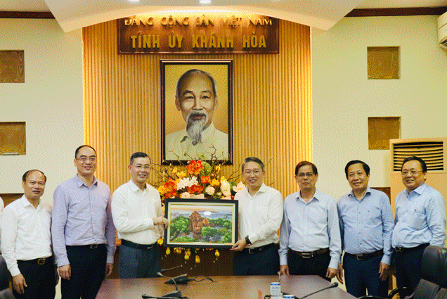 Podcast: Bản tin ngày 8-3