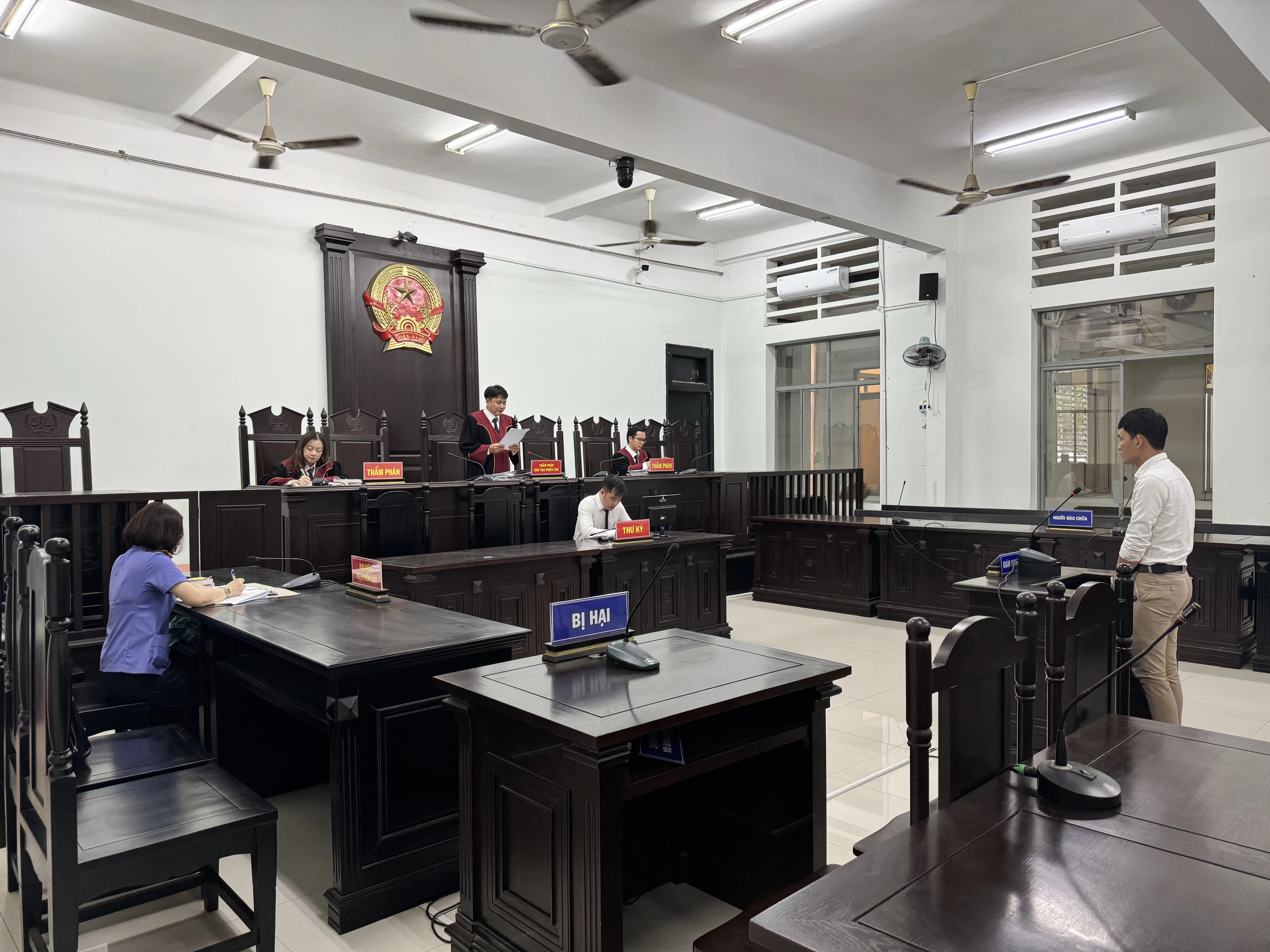 Đánh người vì nghi ngờ bị nói xấu