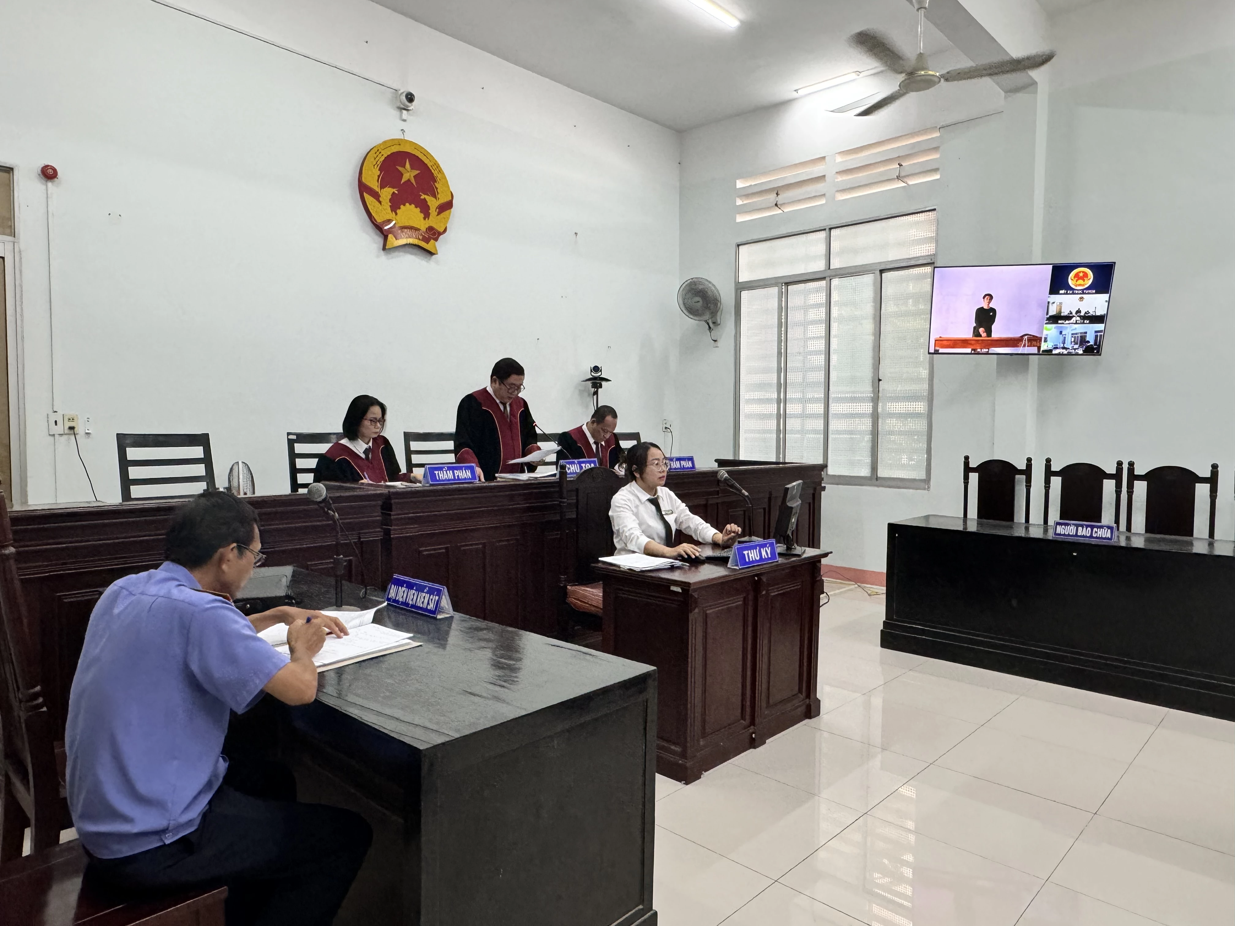 Vào tù vì buôn ma túy