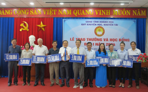 Quỹ Khuyến học, khuyến tài Khánh Hòa:: Trao hơn 1,1 tỷ đồng học bổng, phần thưởng cho học sinh, sinh viên, giáo viên