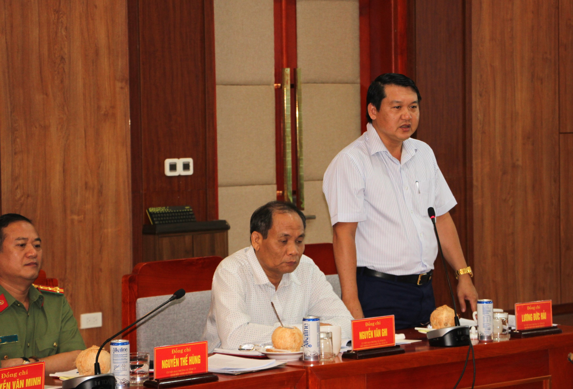 Đồng chí Lương Đức Hải - Trưởng Ban Nội chính Tỉnh ủy phát biểu.