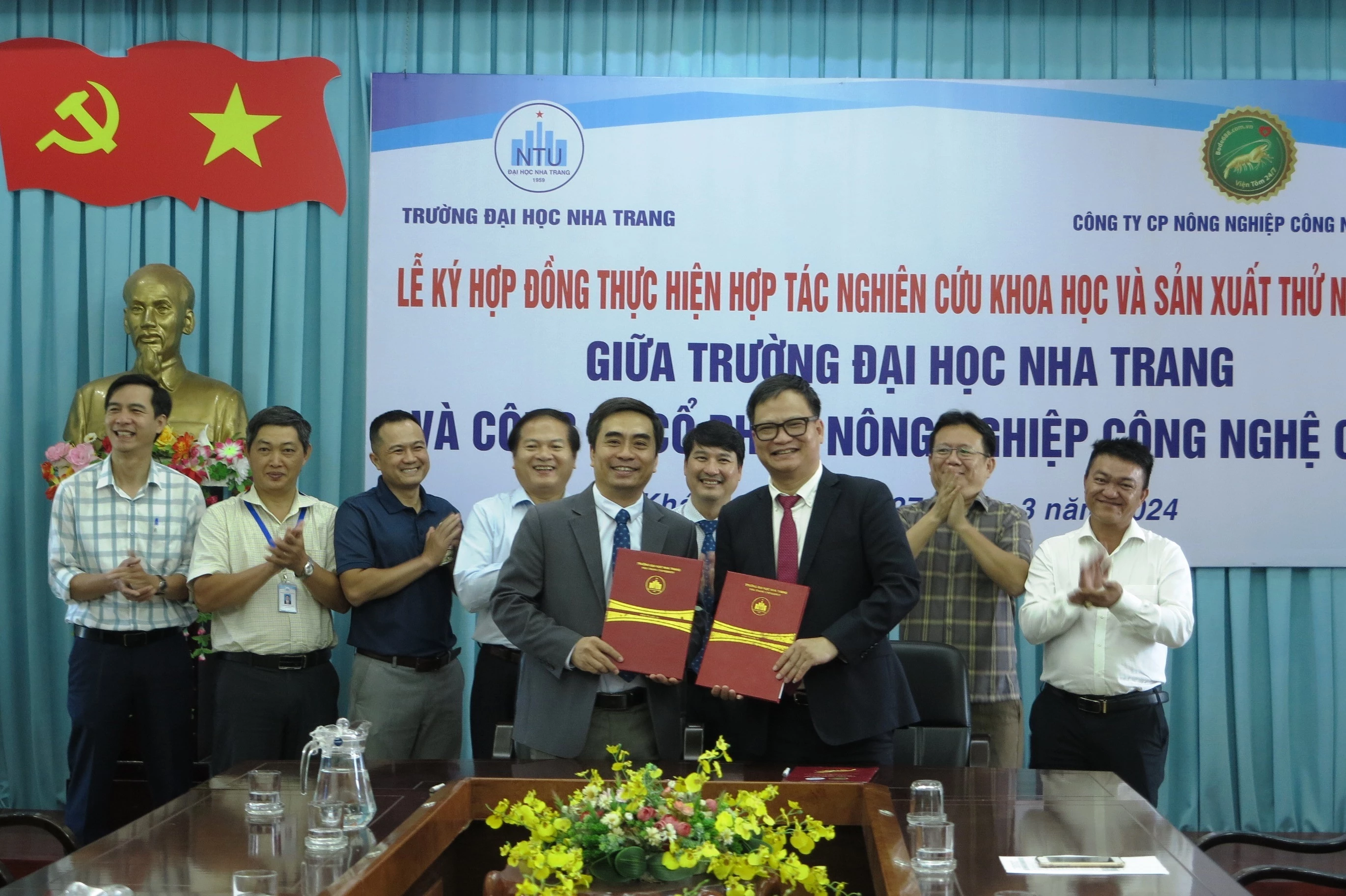 Trường Đại học Nha Trang và Công ty Cổ phần Nông nghiệp công nghệ cao: Ký kết hợp tác nghiên cứu khoa học và sản xuất thử nghiệm