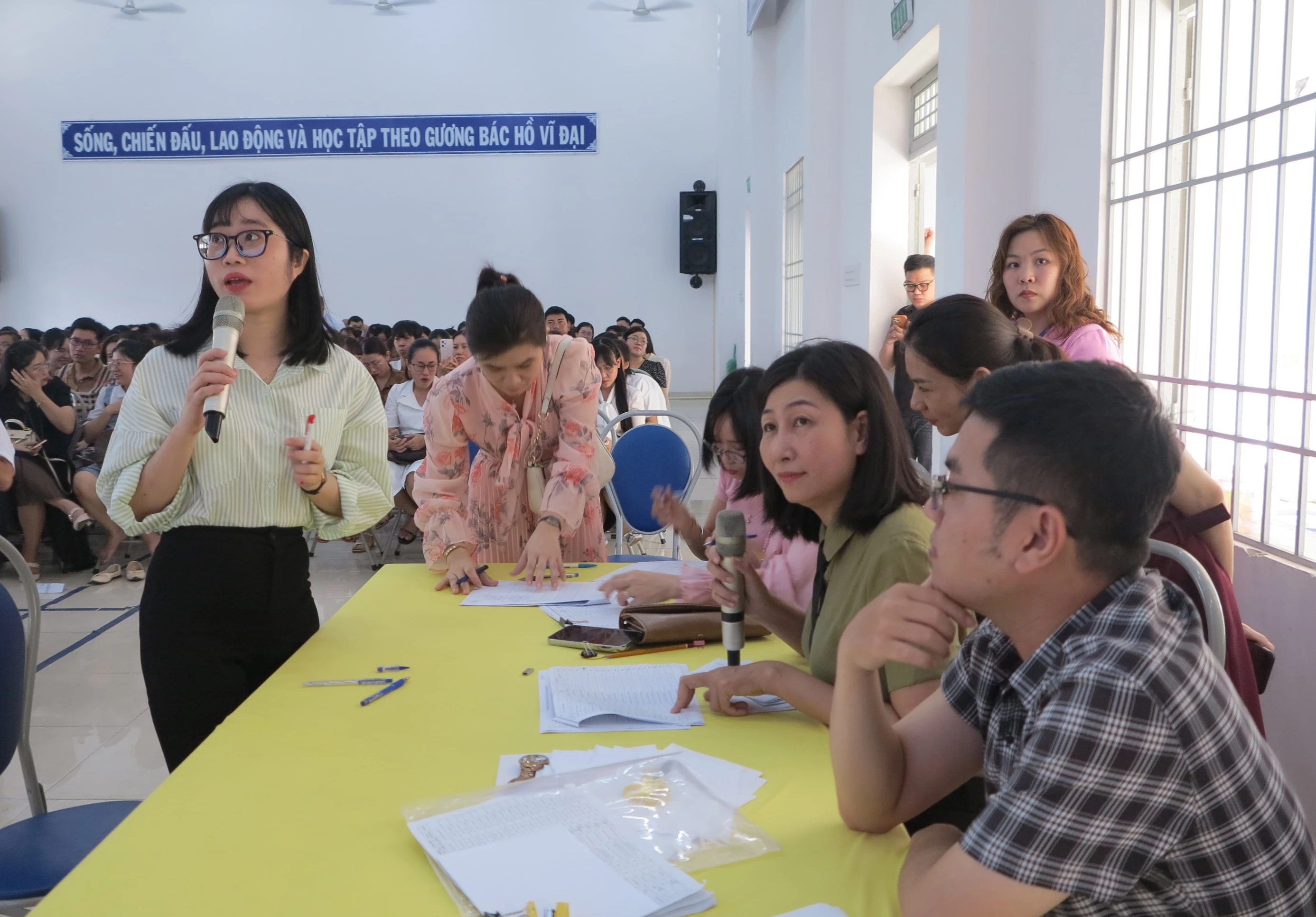 TP. Nha Trang: 349 giáo viên trúng tuyển tham gia chọn nhiệm sở