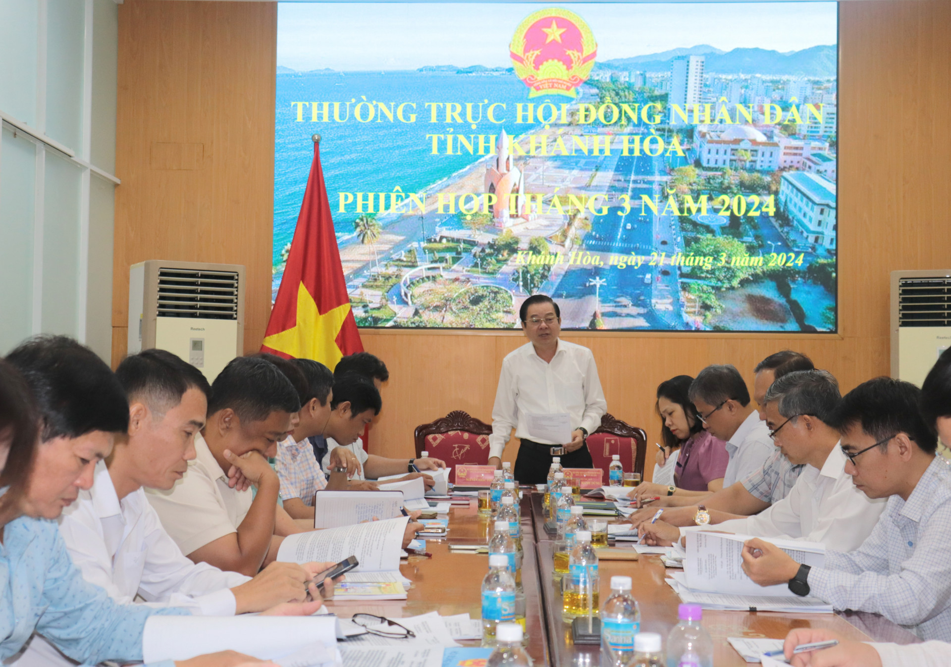 Quang cảnh tại Phiên họp Thường trực HĐND tỉnh tháng 3-2024