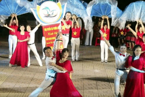 VIDEO: Sôi nổi Liên hoan khiêu vũ “Vũ điệu của biển”