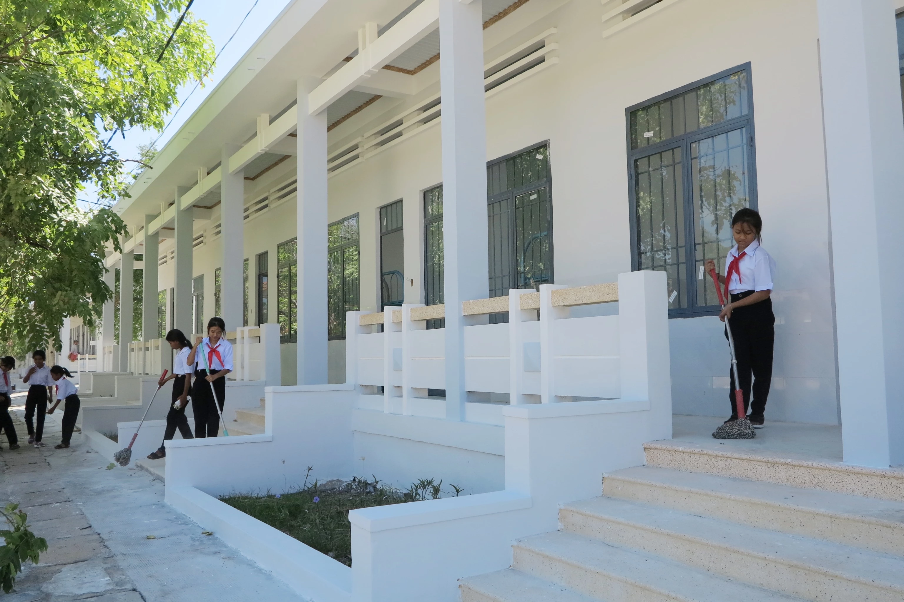 Một góc Trường Phổ thông dân tộc nội trú Cam Ranh. 