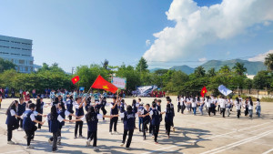 Đoàn trường THPT Phạm Văn Đồng (Nha Trang): Nhiều hoạt động chào mừng ngày thành lập Đoàn