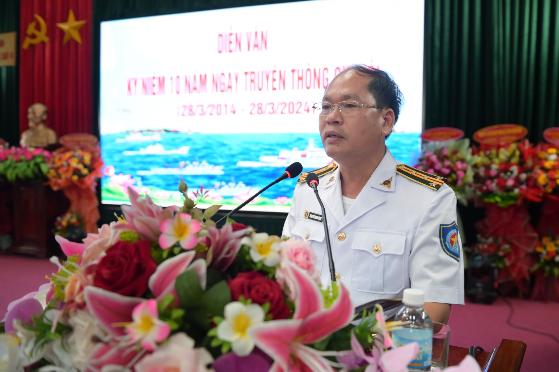 Ông Nguyễn Minh Lành - Chi đội trưởng Chi đội Kiểm ngư số 4 phát biểu ôn truyền thống.
