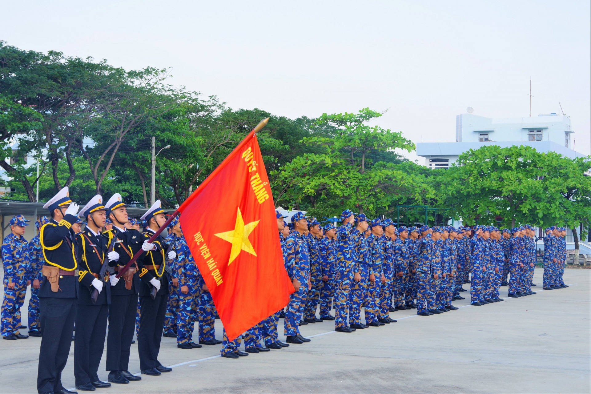 Quang cảnh lễ ra quân huấn luyện.