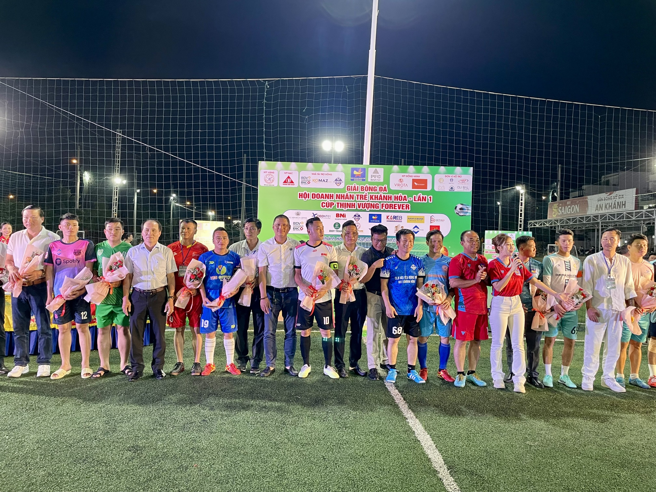 Khai mạc giải bóng đá Hội Doanh nhân trẻ Khánh Hòa lần 1 - Cúp Thịnh Vượng Forever