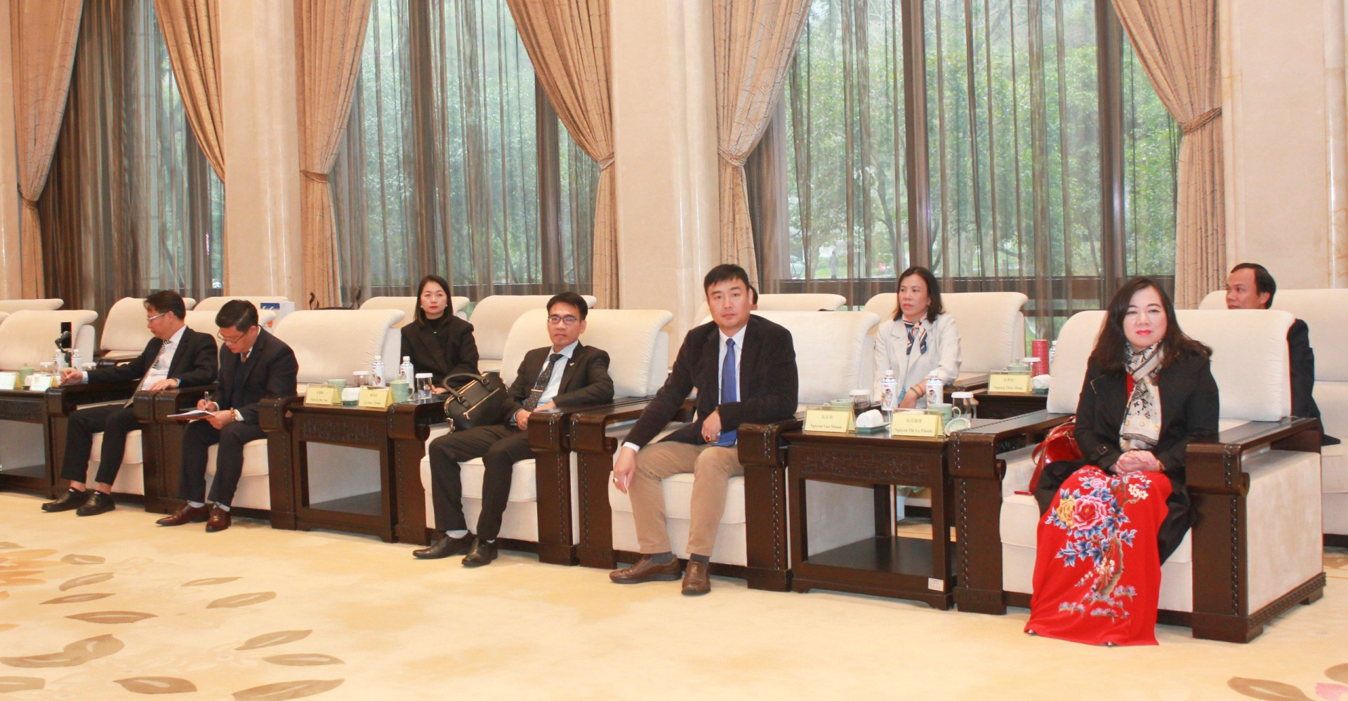 Lãnh đạo các sở, ngành của tỉnh Khánh Hòa tại buổi làm việc.