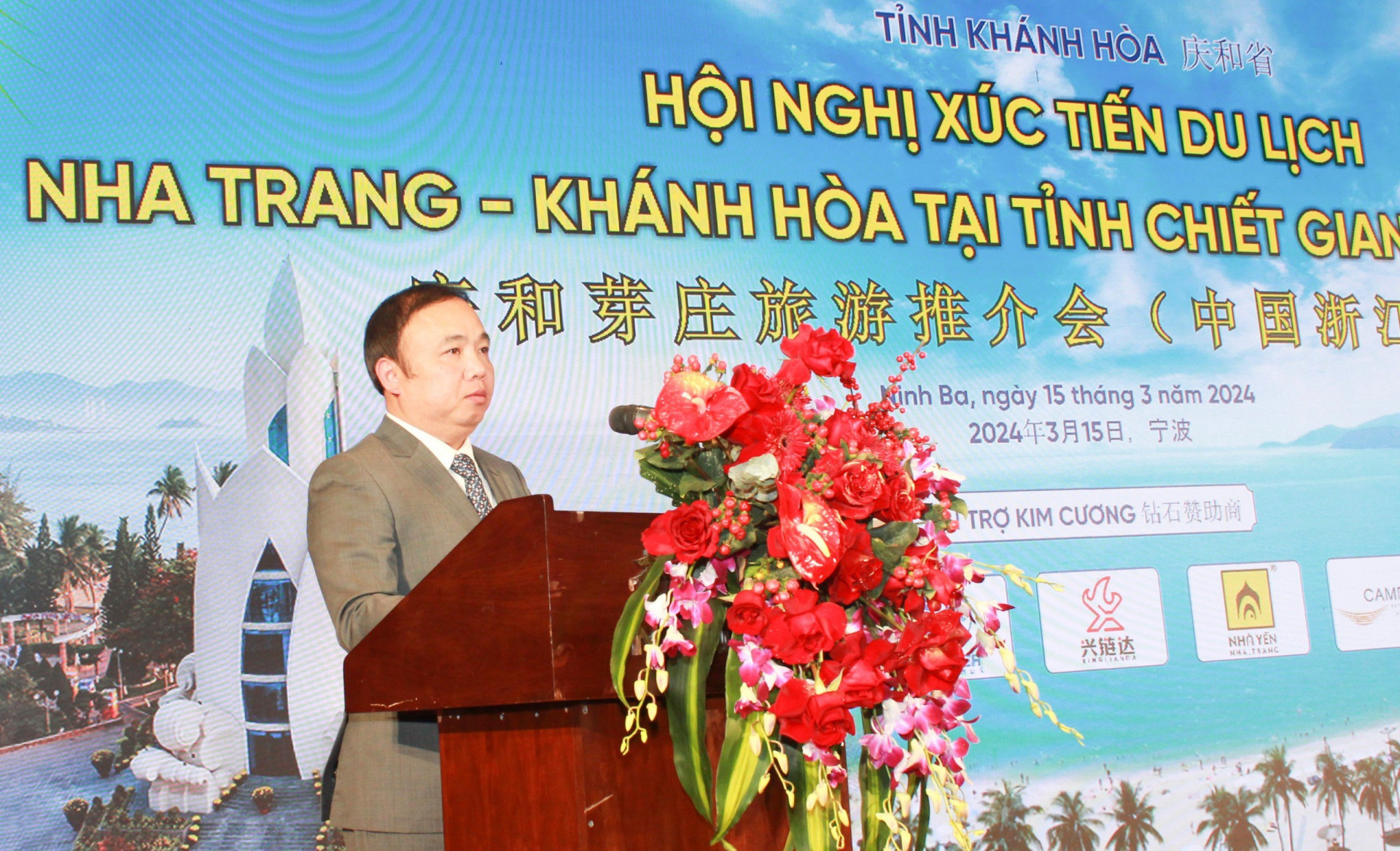Ông Nguyễn Thế Tùng phát biểu tại hội nghị.
