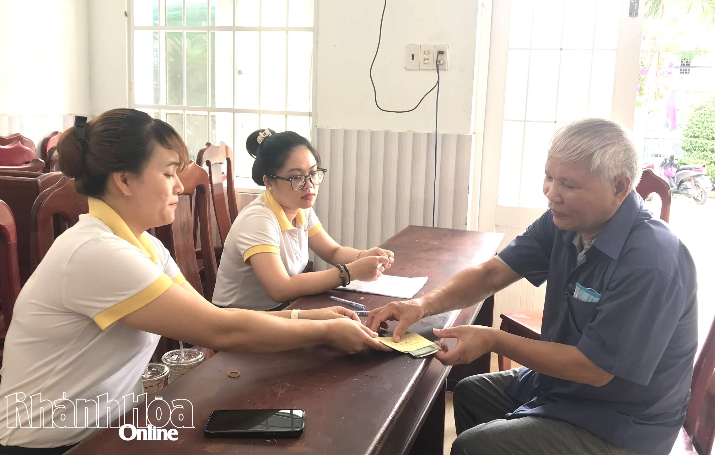 Việc chi trả trợ cấp ưu đãi cho người có công với cách mạng: Chờ hướng dẫn kinh phí thực hiện từ Bộ Tài chính