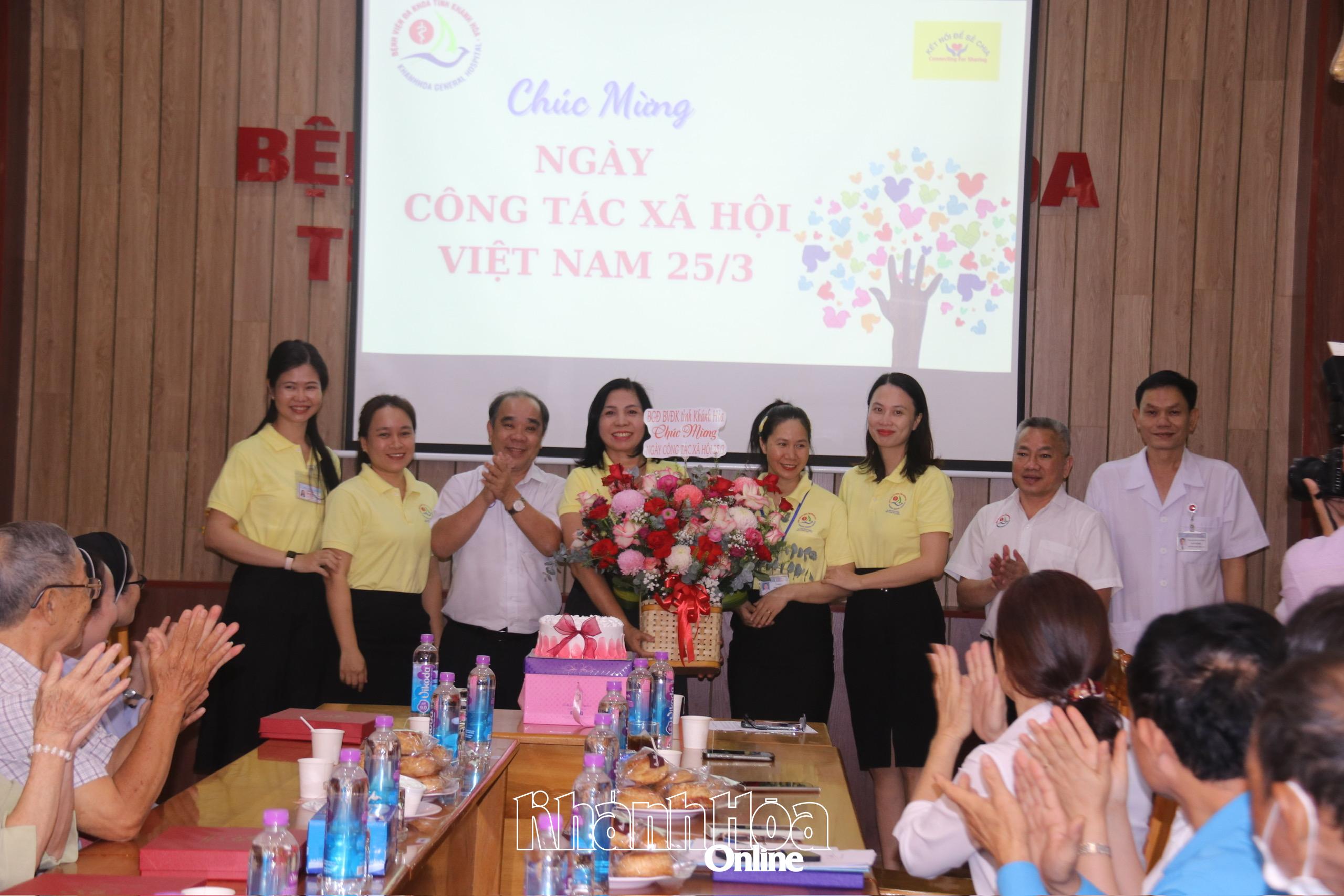 Bệnh viện Đa khoa tỉnh Khánh Hòa: Kỷ niệm Ngày Công tác xã hội Việt Nam
