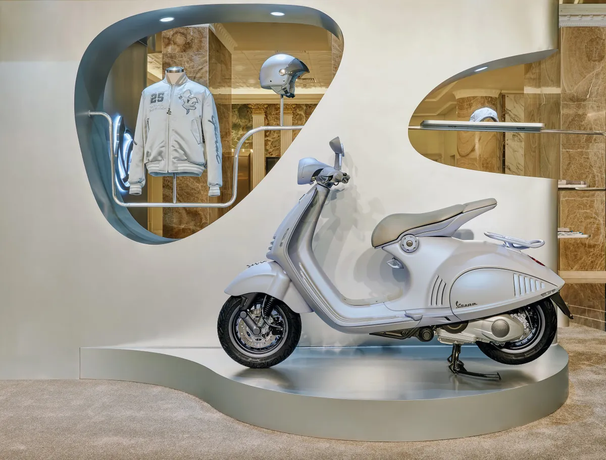 Vespa 946 phiên bản "rắn" chỉ bán 888 chiếc trên toàn cầu