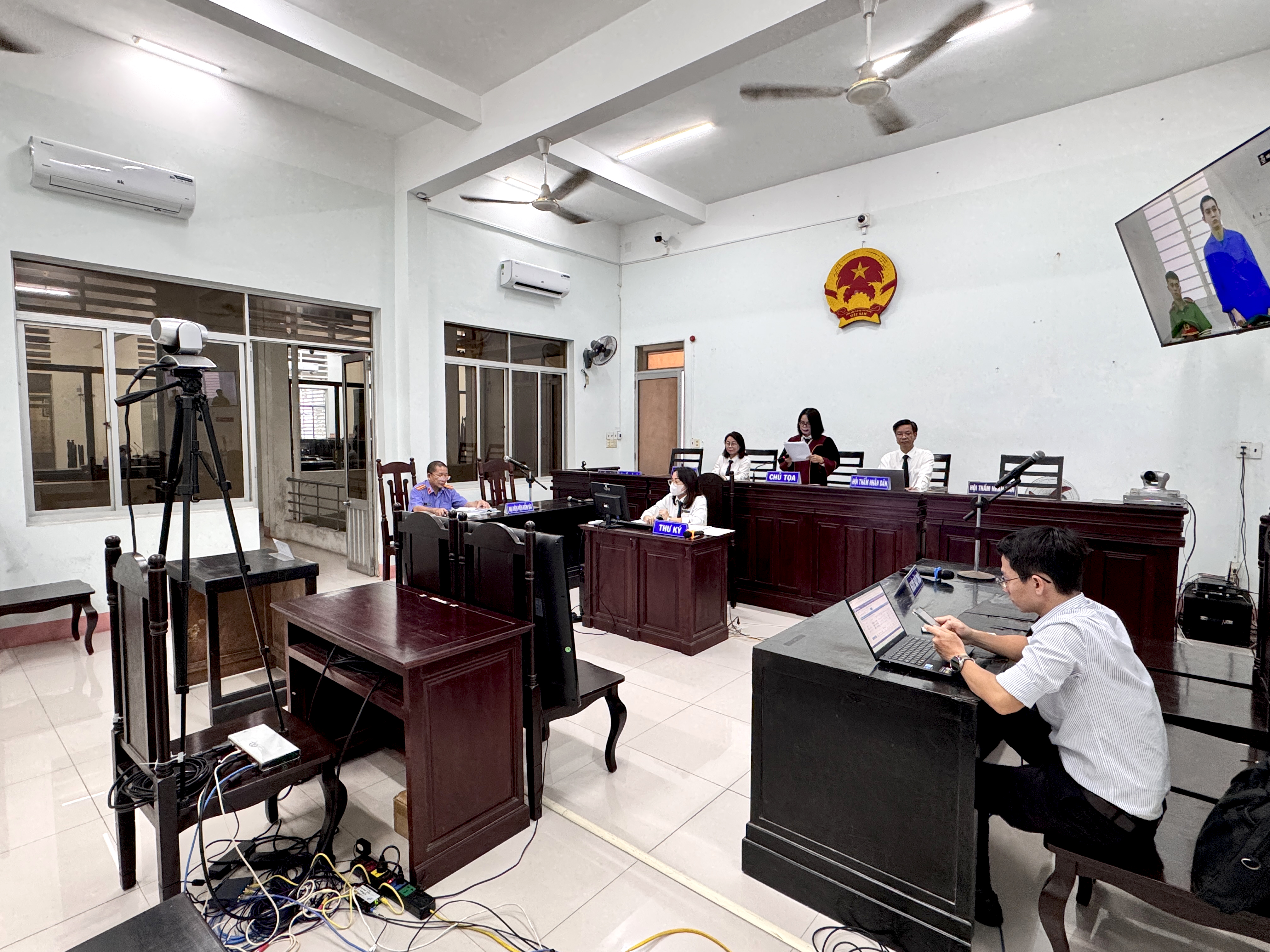 Trộm cắp kiếm tiền chơi game, 1 thanh niên lãnh án