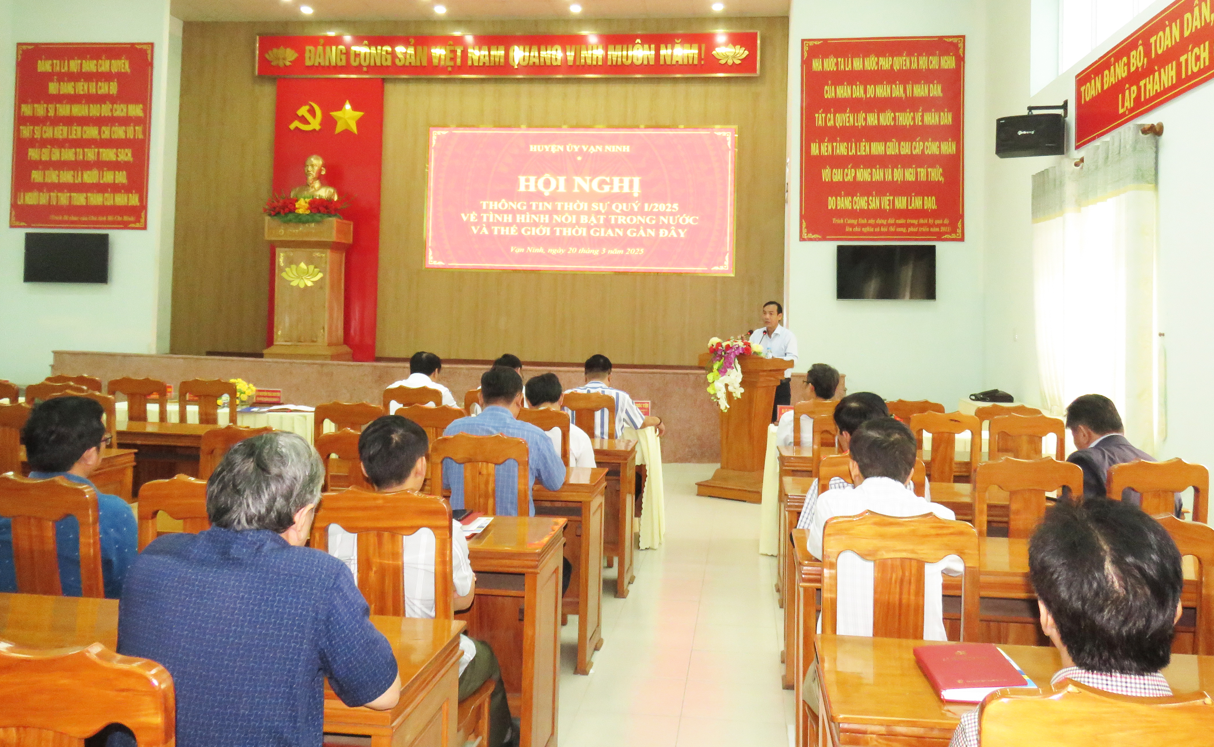 Quang cảnh hội nghị

