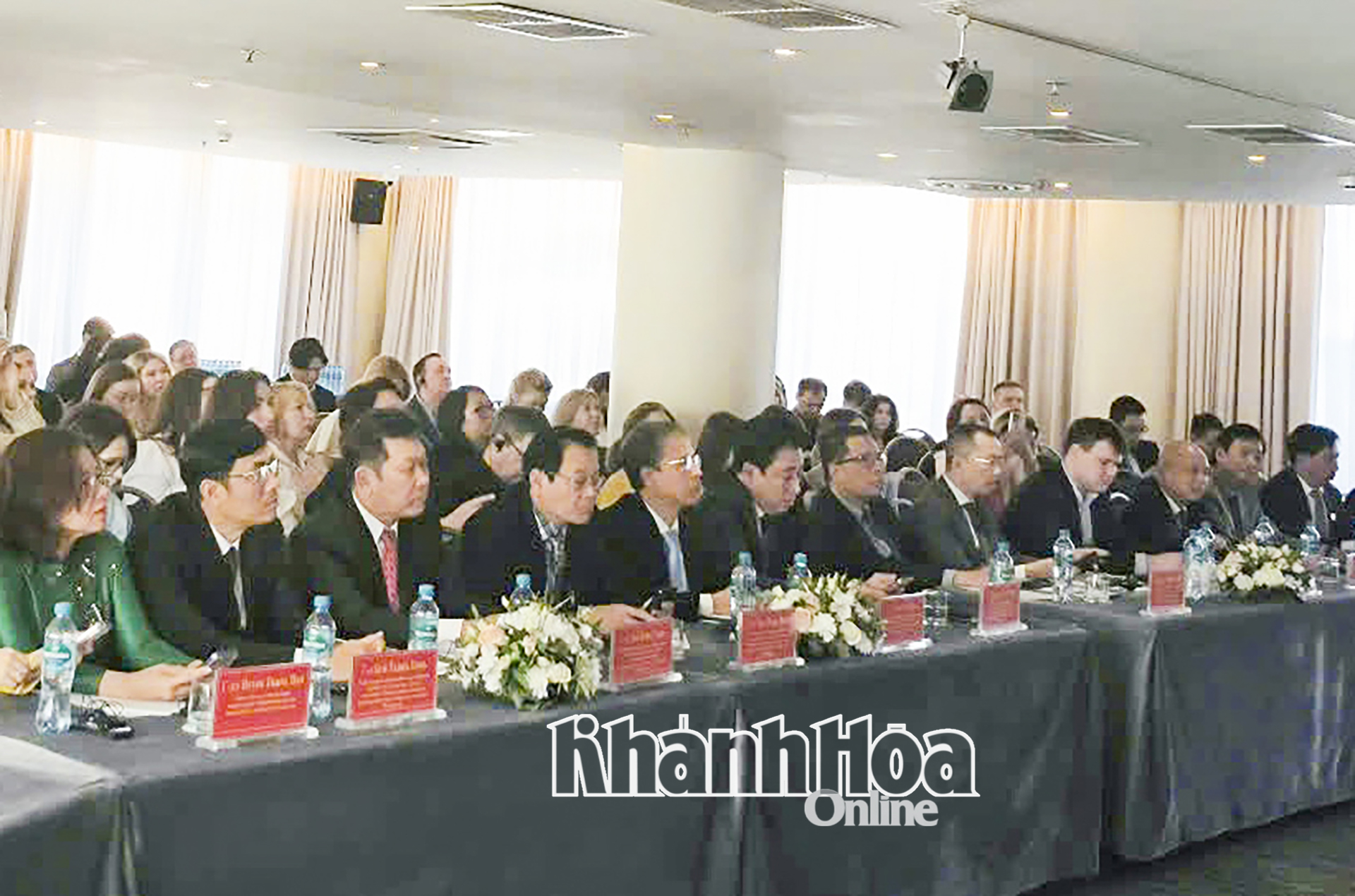 Quang cảnh hội nghị.