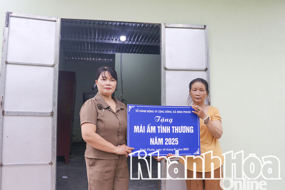 Căn nhà  được gấp rút hoàn thành  trong 20 ngày  để bà Loan  kịp đón năm mới.