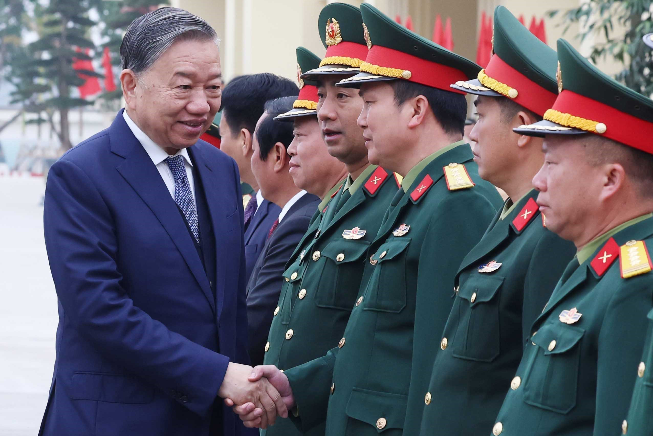 Quan điểm của Chủ tịch Hồ Chí Minh về bản lĩnh chính trị của đảng cách mạng và định hướng giải pháp nâng cao bản lĩnh chính trị của Đảng hiện nay