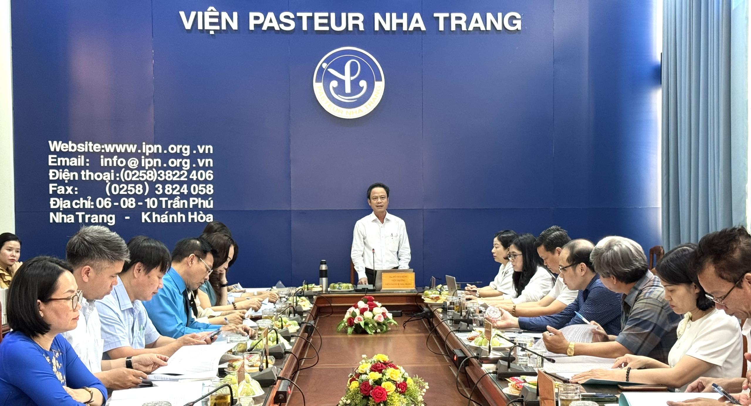 Đại  điện  lãnh  đạo Khối trưởng Viện Pasteur Nha Trang phát  biểuu