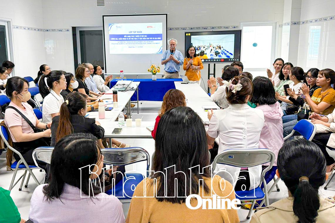 Đẩy mạnh can thiệp cho trẻ rối loạn phát triển 