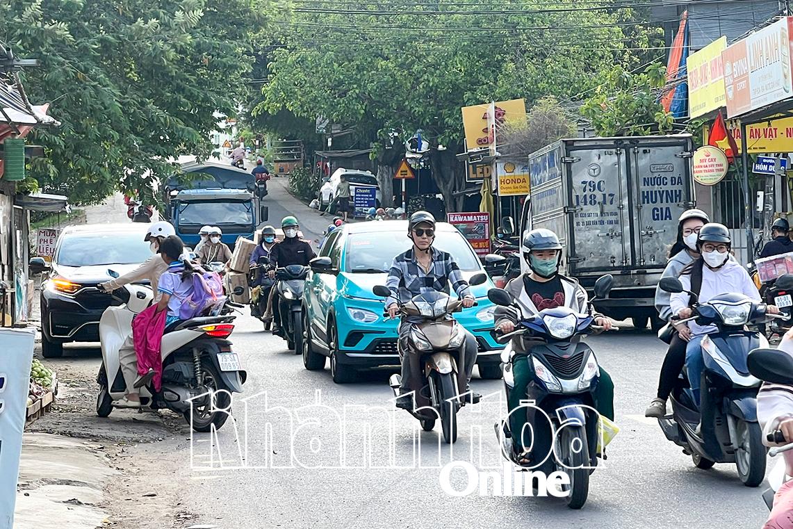 Sớm đầu tư nâng cấp, mở rộng đường Nguyễn Xiển