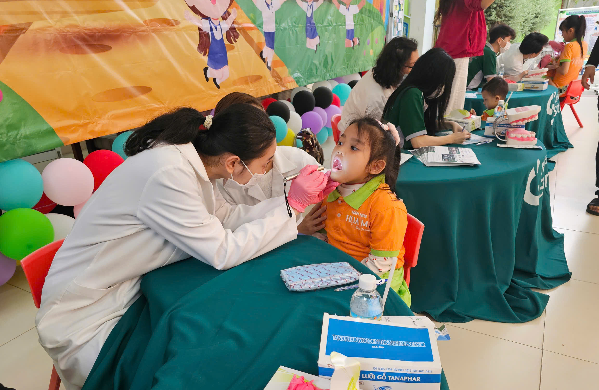 Trường Mầm non Họa Mi Nha Trang tổ chức chương trình Nha khoa học đường